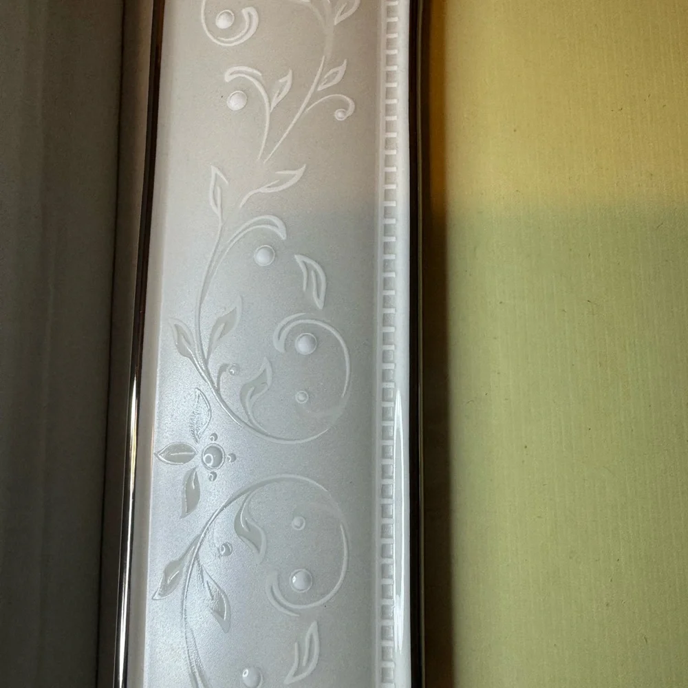 NWT Lenox Opal Innocence Ivory Picture Frame.